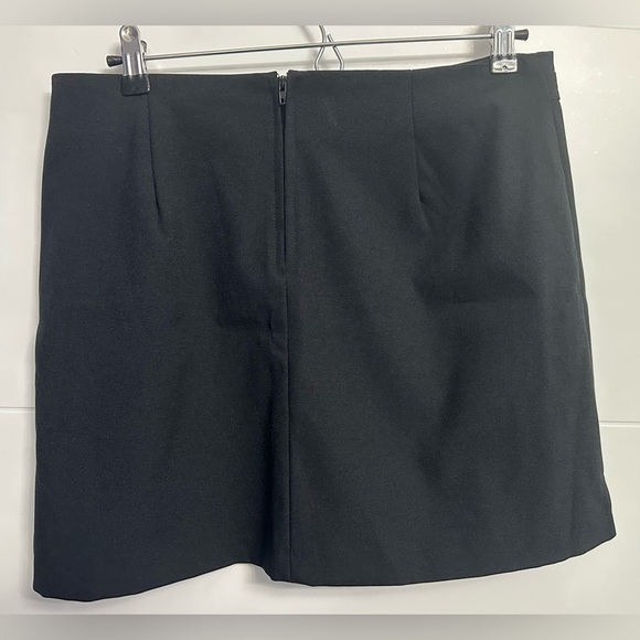 Y2K Juniors Skirt with Metal Accent - Size 11 - Picture 2 of 8